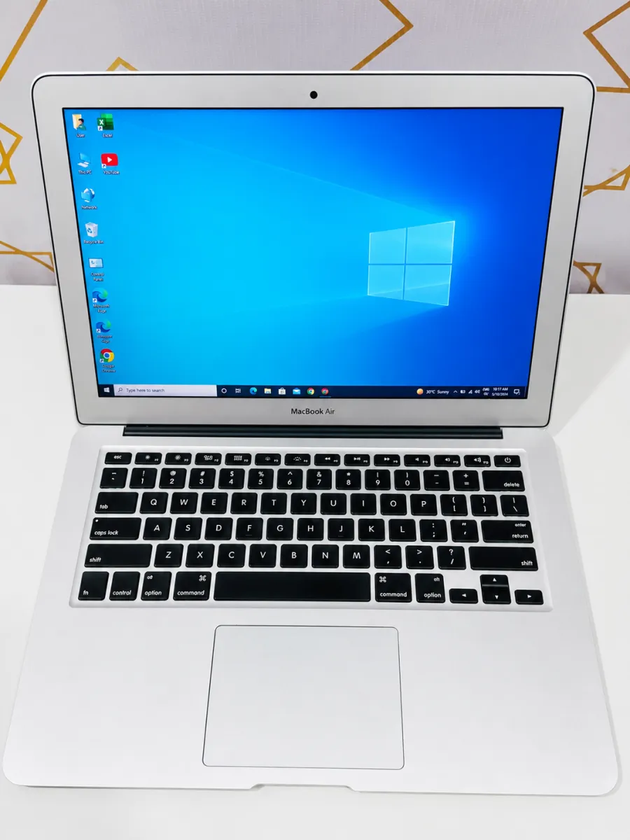Apple MacBook Air  A1466 4 GB RAM & 128 GB SSD